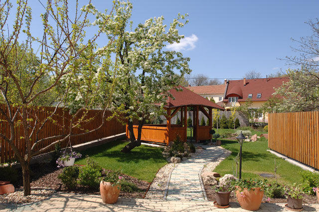 Aranykert Vendeghaz Еґер